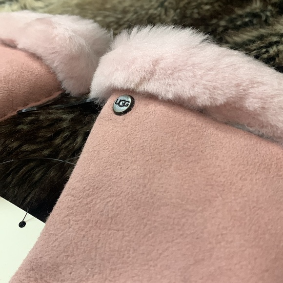 UGG Pink Cloud Winter Gloves-NWT - Picture 5 of 6